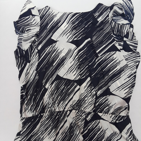 Lane Bryant navy blue/white top - Picture 3 of 3